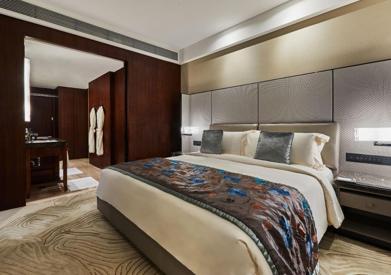 Mandarin Oriental Pudong, Hotel