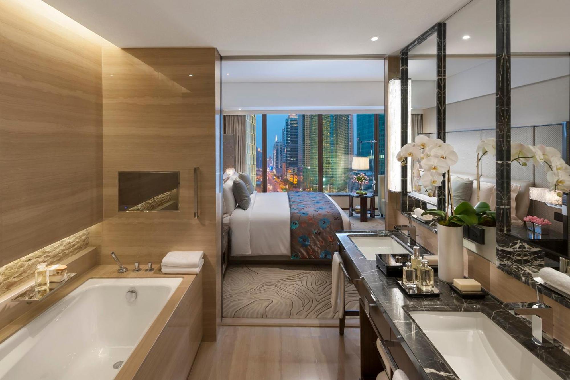 Mandarin Oriental Pudong, Hotel 5*